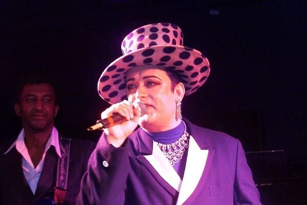 Boy George Sept 1999 from Culture Club singing at the Labour Conference party