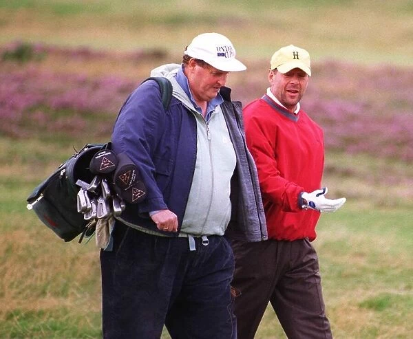 Bruce Willis playing golf at Prestwick August 1998