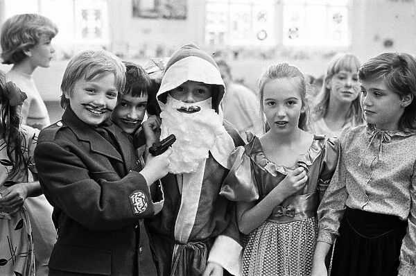 Christmas Show at Battle Primary School, Reading, 13th December 1985