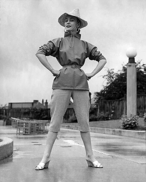 Clothing Fashion 1954. June 1954