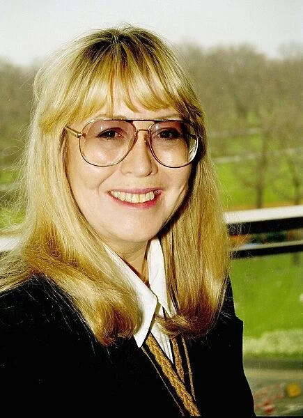 CYNTHIA LENNON PICTURED IN 1994