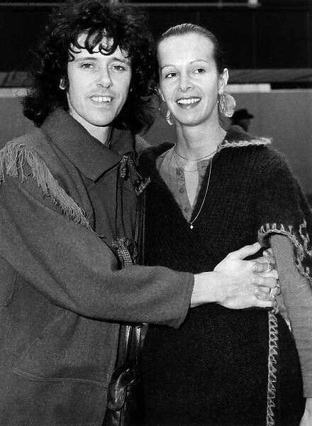 Donovan Scottish pop singer folk with wife Linda 1976