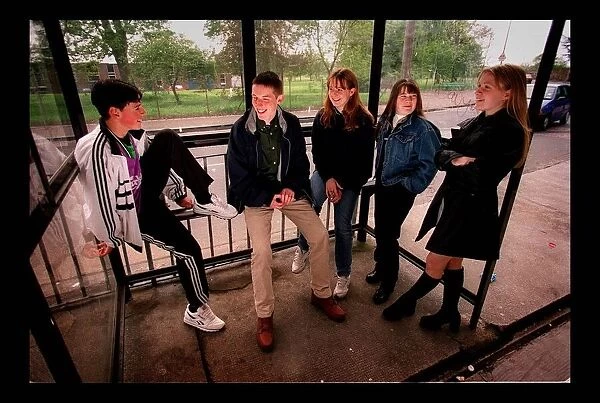 Edinburgh gang feature May 1998 teenagers in bus shelter Lara King (short with dark hair)