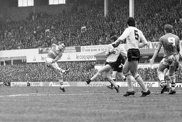 Everton v. Arsenal. March 1985 MF20-13-013 The final score was a two nil victory to