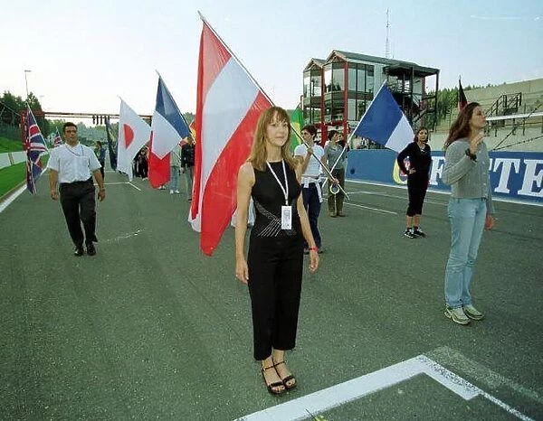 F1 Grid Girl Feature August 1999 Carole Aye Maung Mirror Staff Journalist