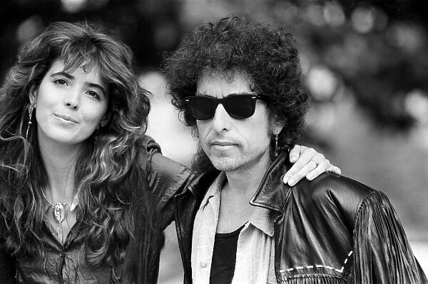 Fiona Flanagan and Bob Dylan attend a photocall for their film 'Hearts of Fire'