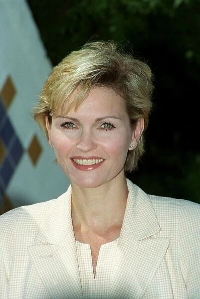 Fiona Fullerton Actress May 98 At the Chelsea flower show