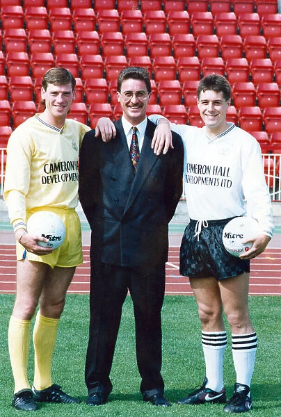 Footballer Derek Bell of Gateshead FC (right). 15th August 1991