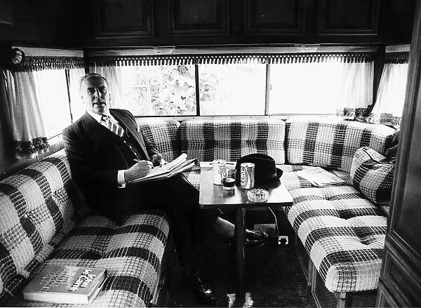 George Cole actor in Minder takes a break from filming August 1983