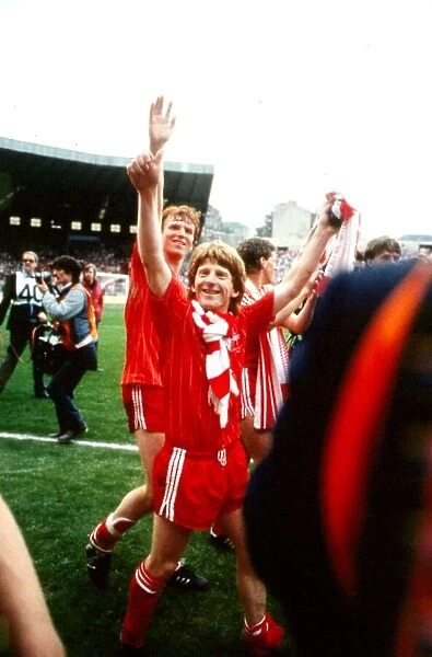 Gordon Strachan celebrating after Aberdeen win Scottish cup May 1984