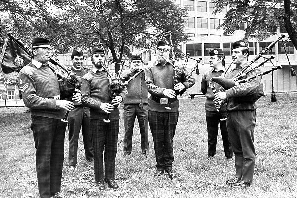 Gosforth Territorial Army 204 Battery Pipe Band in June 1976. 06  /  06  /  76