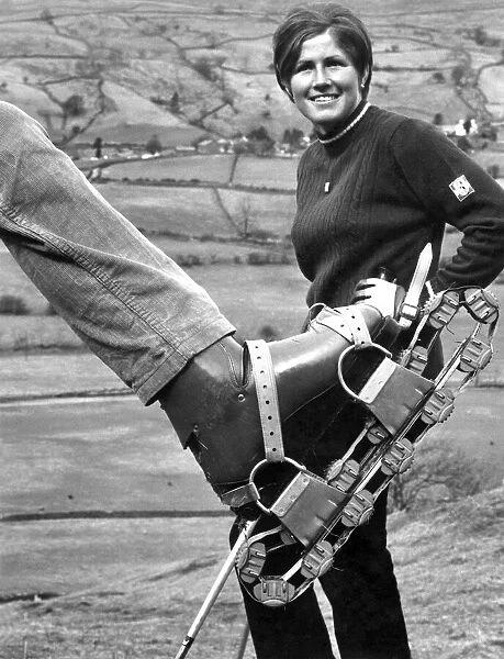 Grass Skiing: April 1970 P005361