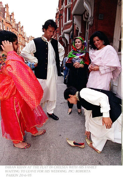 Imran Khan with Family waiting to leave for his Wedding to Jemima Goldsmith at Richmond