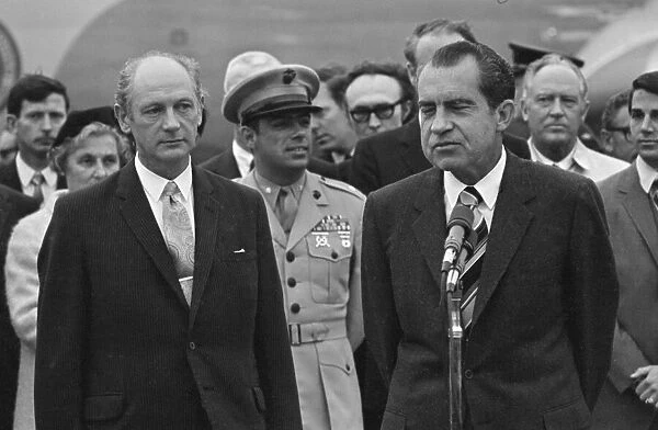 Irish premier Jack Lynch makes a welcome speech to American President Richard Nixon after
