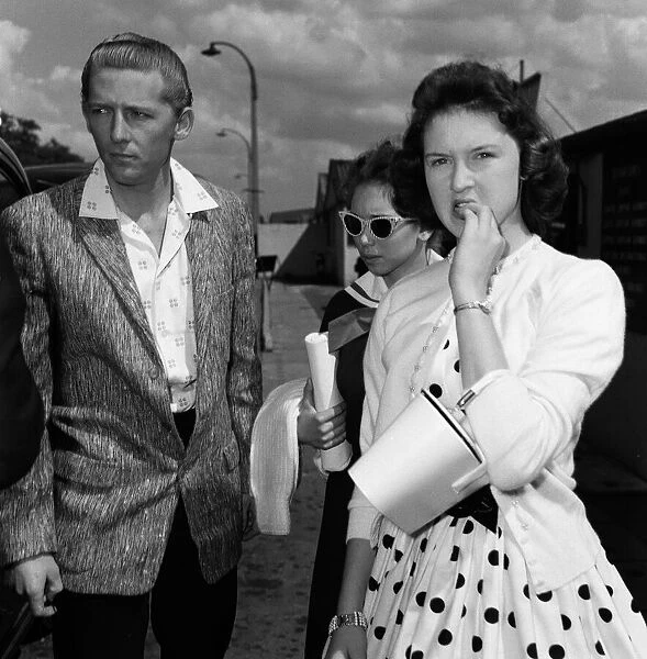 Jerry Lee Lewis and his 13-year-old wife Myra (centre) #21462518