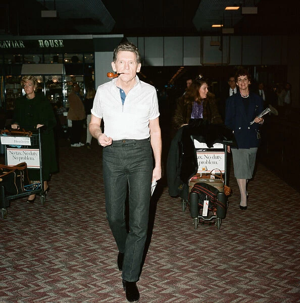 Jerry Lee Lewis at Heathrow Airport. 22nd November 1989