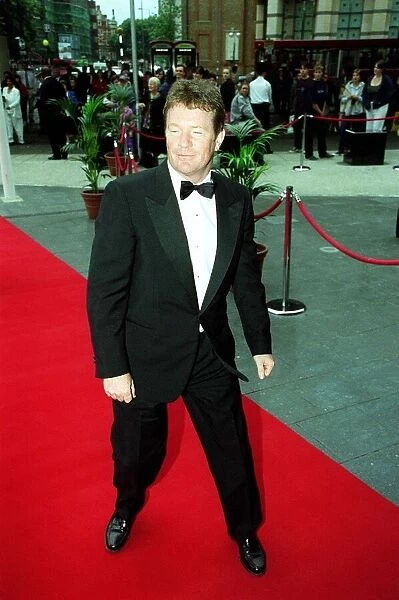 Jim Davidson Comedian  /  TV Presenter July 1998 Arriving for the premiere of Doctor