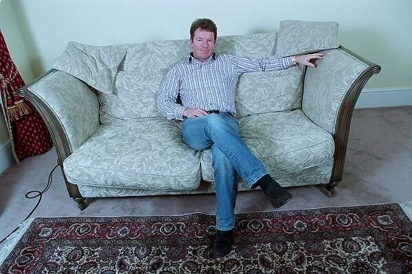 Jim Davidson Comedian  /  TV Presenter October 1998 Sitting on sofa at home
