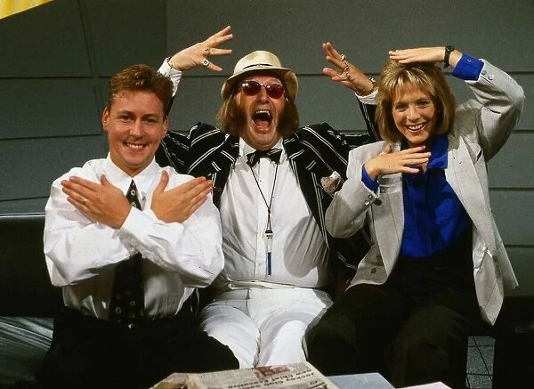 Jim White with John McCririck and Hazel Irvine September 1989