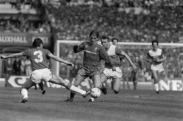 Kenny Dalglish of Liverpool FC attacking during the FA Cup Final 1986 Liverpool 3