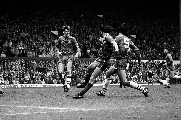 Liverpool v. Chelsea. May 1985 MF21-04-058 The final score was a four three