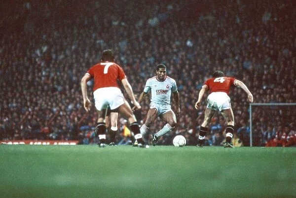 Liverpools John Barnes in the middle, Manchester United 1-1 Liverpool