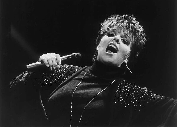 Liza Minnell singer actress on stage at the London Palladium 1986