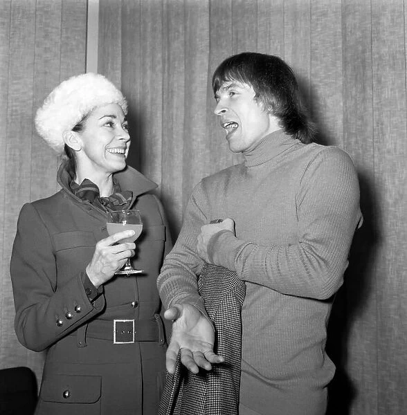Margot Fonteyn and Nureyev at a press reception at the opera house. March 1969 Z2609-002