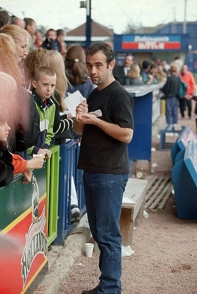 Michael Le Vell Actor September 98 Coronation street actor talking to young fan
