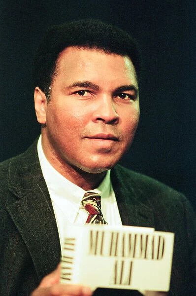 Muhammad Ali at Dillions book store in Birmingham to sign copies of the Thomas Hauser