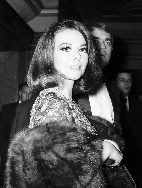 Natalie Wood arriving for the premiere of Night Of The Generals