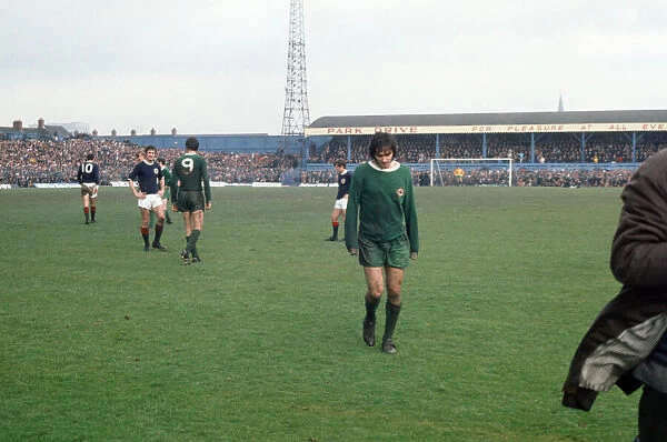 Northern Ireland 0 - 1 Scotland at George Best received his first red card for