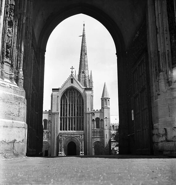 Norwich Cathedral. June 1952 C3020-001