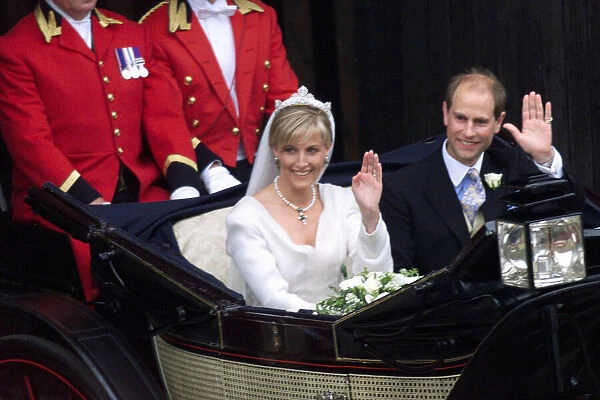Prince Edward Royal Wedding 1999 Edward and his bride Sophie Rhys-Jones wave