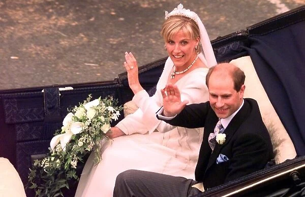 Prince Edward Royal Wedding 1999 Prince Edward and Sophie Rhys Jones in carriage