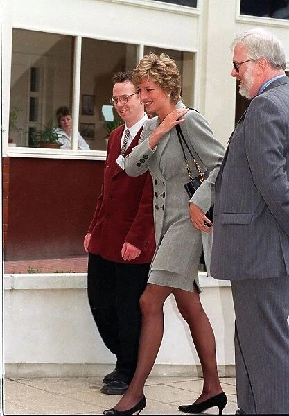 Princess Diana with Andrew Horne of the drugs crisis centre Turning Point Centre during