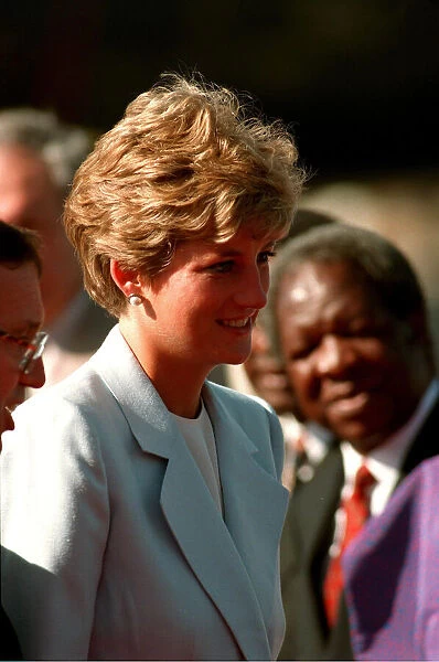 PRINCESS OF WALES VISITS RED CROSS CHARITY PROJECTS IN ZIMBABWE - JULY 1993
