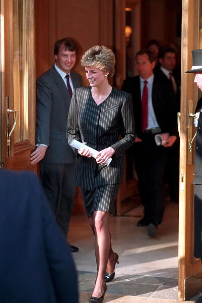 THE PRINCESS OF WALES WEARING A BLACK PINSTRIPE SKIRT SUIT 1993