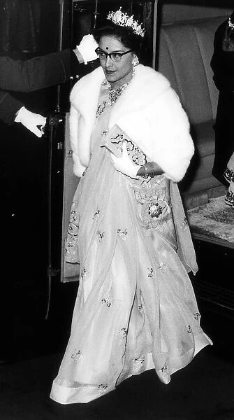 Queen of Nepal Queen Ratna - Oct 1960 arriving at the Covent Garden Opera House