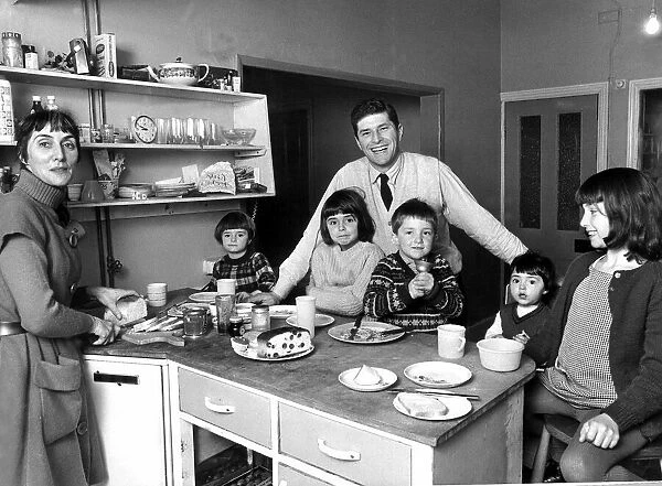 Robert Arnold and his actress wife June Brown January 1968 with their 5 children