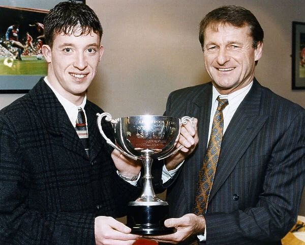 Roger Hunt presents Robbie Fowler with the Echos Merseyside Sports Personality of