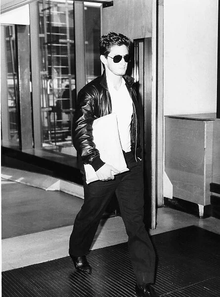 Sean Penn Actor arriving at Heathrow - June 1987 DBase MSI