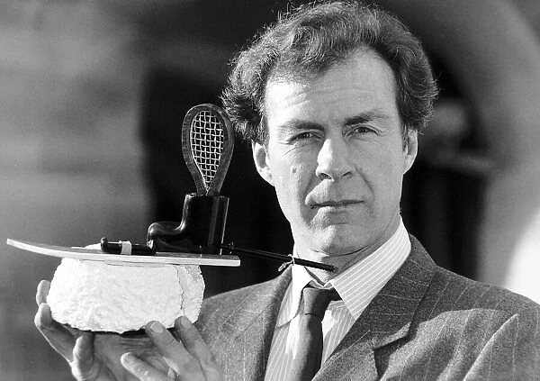 Sir Ranulph Fiennes explorer is honored to join the ranks of pipe smokers of the years