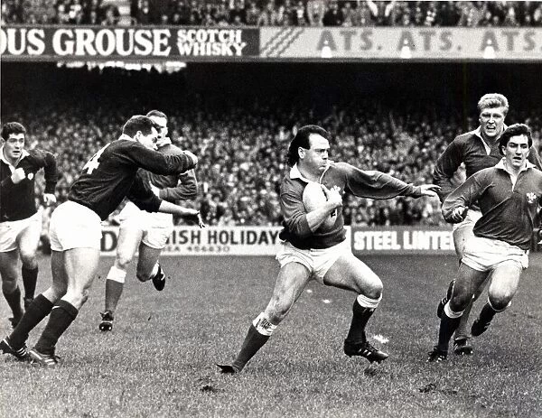 Sport - Rugby - Wales v Scotland - 1988 - Ieuan Evans makes a break - Western Mail