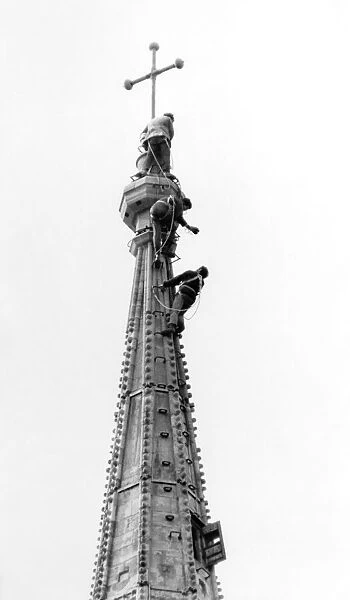 Steeplejacks repairing the spire on Salisbury Cathedral. April 1985 P005207