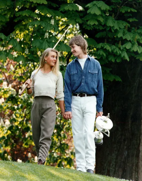 Stephen Hendry with girlfriend Mandy Tart walking with Trophy. 1st May 1990