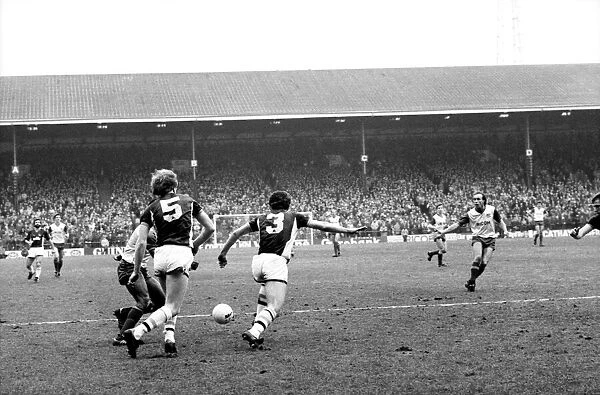 Stoke v. Aston Villa. March 1984 MF14-21-072 The final score was a one nil