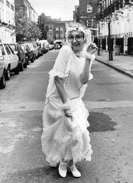 Su Pollard TV actress from Hi-De-Hi in wedding dress in street on Wedding day to Peter