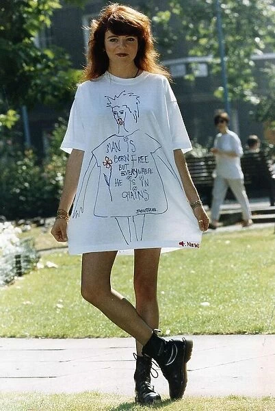 Tara Newley Daughter Of Actress Joan Collins Shows Of A T Shirt Which Was Entered For A