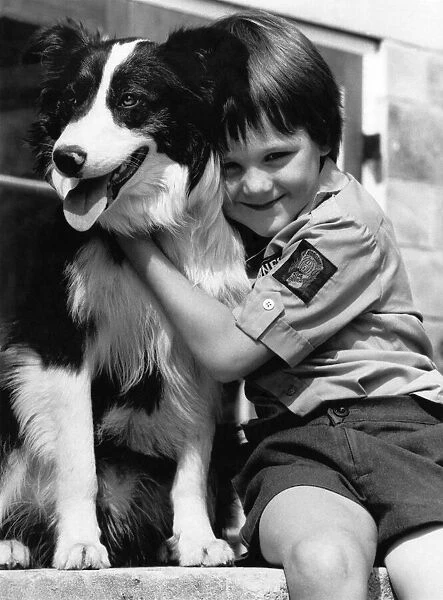 Together... Colin and Jake the lost collie. July 1984 P006091